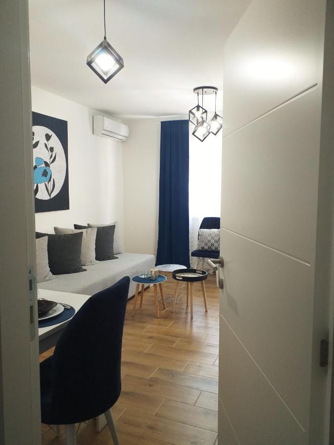 Apartman Astra สเรมสกา มิโตรวิตซา ภายนอก รูปภาพ