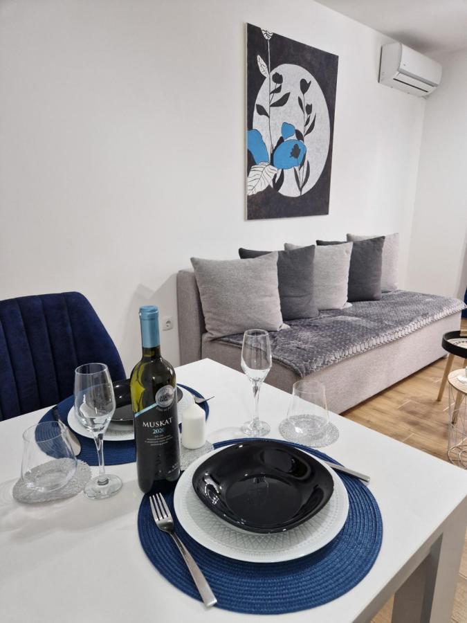 Apartman Astra สเรมสกา มิโตรวิตซา ภายนอก รูปภาพ