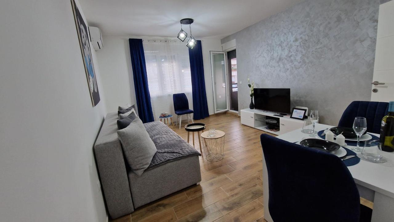 Apartman Astra สเรมสกา มิโตรวิตซา ภายนอก รูปภาพ