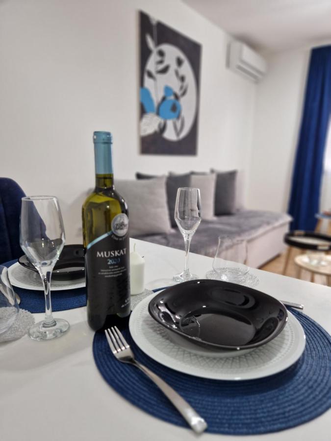 Apartman Astra สเรมสกา มิโตรวิตซา ภายนอก รูปภาพ